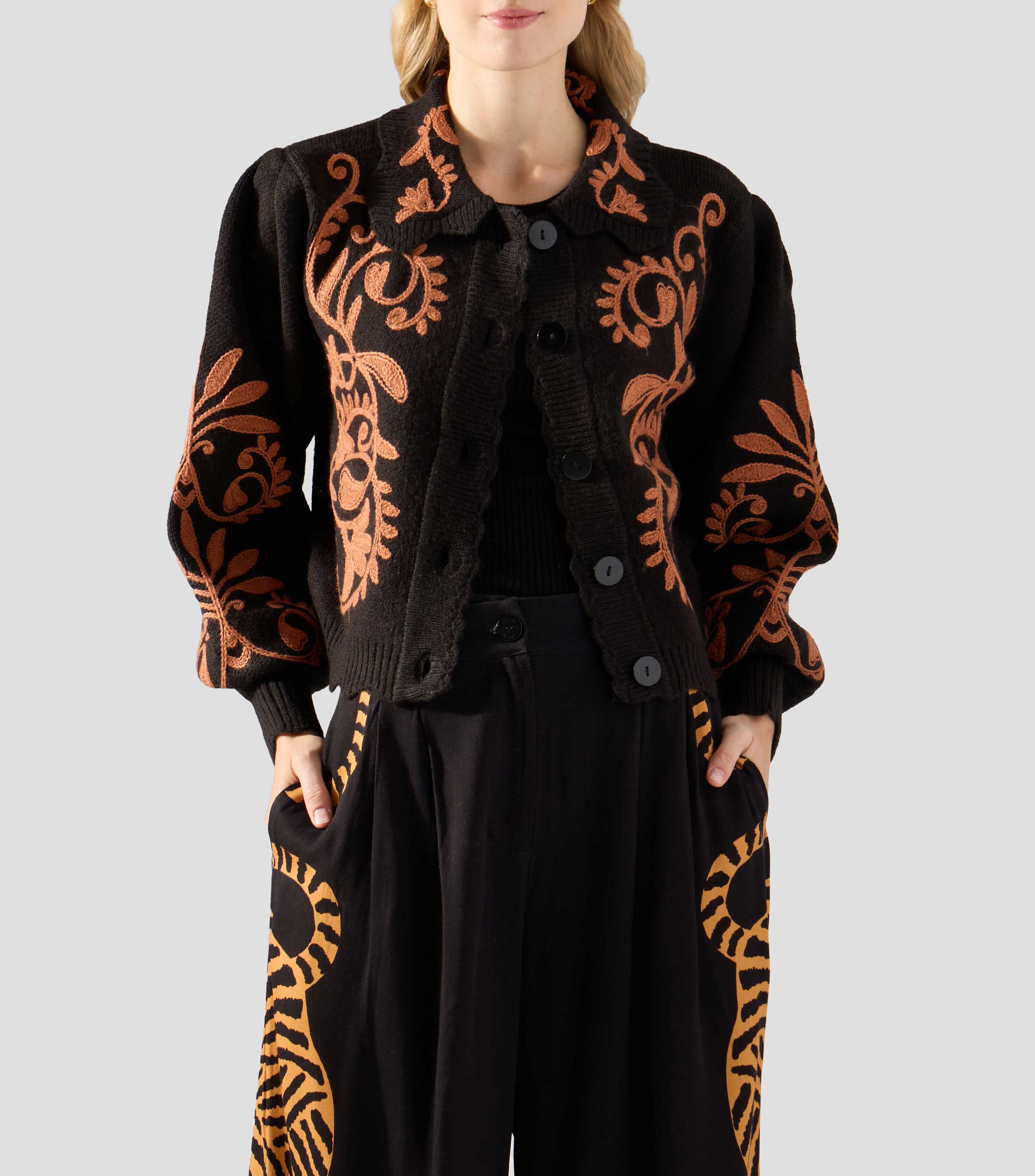 Suéter cuello camisero Mujer